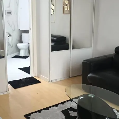 Apartmán Maison-studio Compose D'une Cuisine, Un Salon Et Une Salle De Bain *